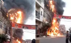 गाजियाबाद के शोरूम में भीषण आग, कई वाहन जलकर खाक