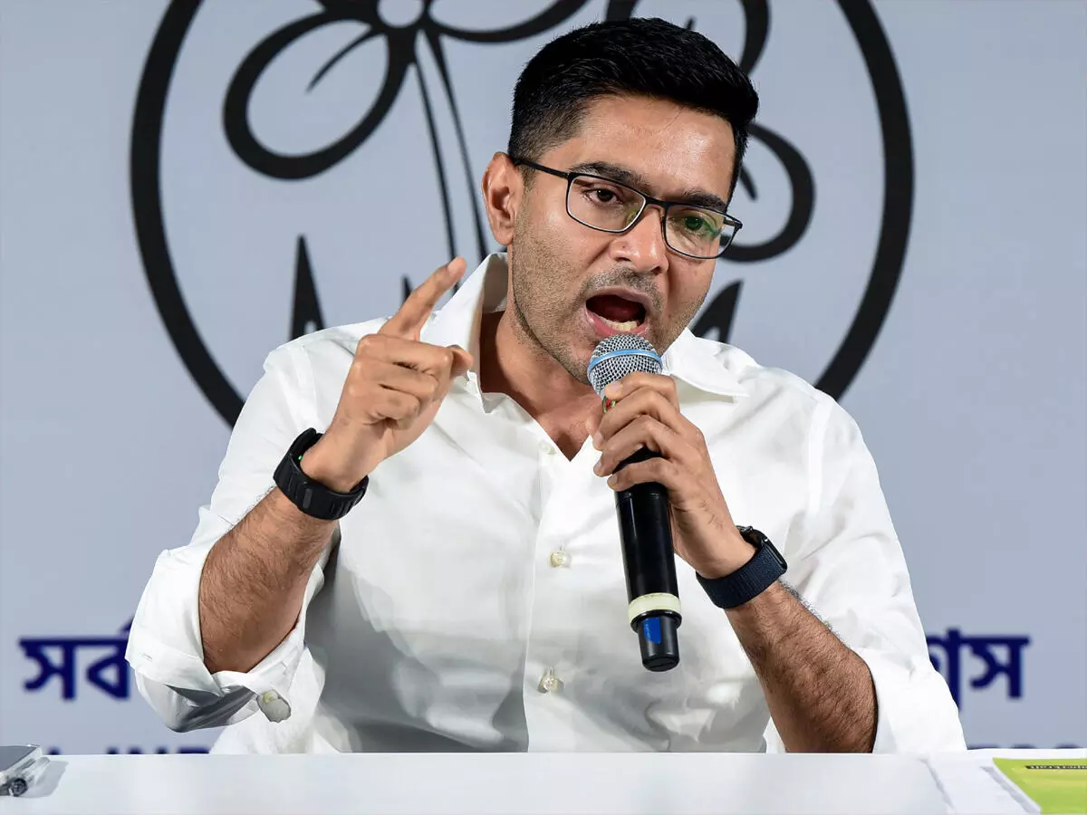 एसआईआर विवाद में तृणमूल का नया चेहरा : अभिषेक बनर्जी की आक्रामक एंट्री एसआईआर विवाद में तृणमूल का नया चेहरा : अभिषेक बनर्जी की आक्रामक एंट्री