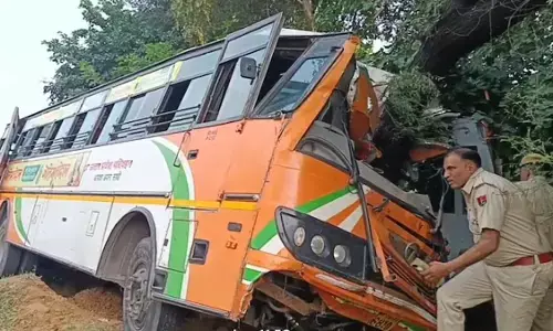 बड़वानी में बड़ा हादसा, भोपाल आ रही बस अनियंत्रित होकर पलटी, 16 यात्री घायल