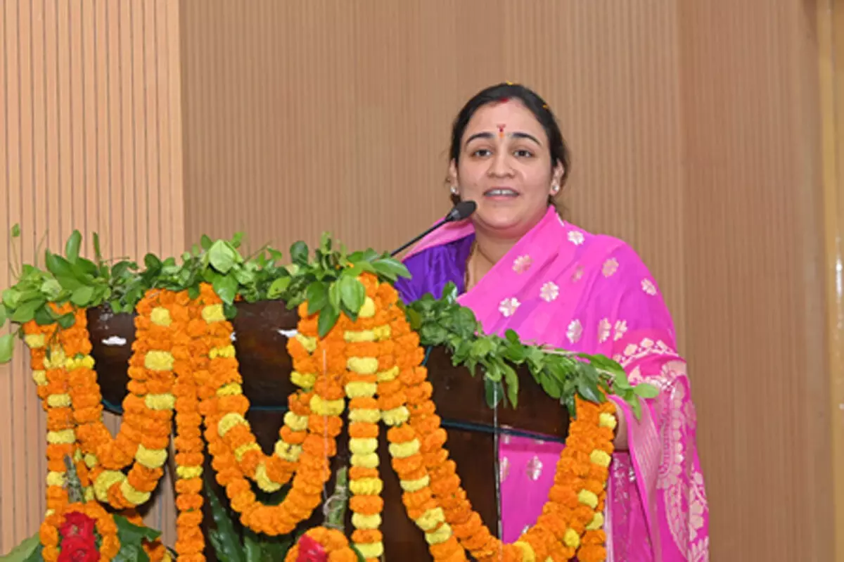 विश्व कप विजेता दीप्ति शर्मा को अपर्णा यादव ने दी बधाई, यूपी पुलिस ने बताया गौरव