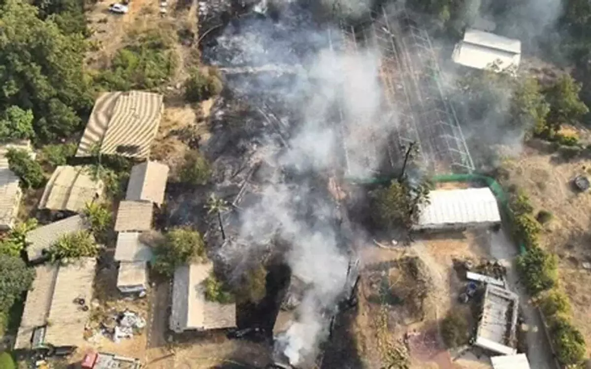 इजरायल : आइन वेरेड में तेजी से बढ़ रही जंगल की आग, 4 फायरफाइटिंग प्लेन तैनात इजरायल : आइन वेरेड में तेजी से बढ़ रही जंगल की आग, 4 फायरफाइटिंग प्लेन तैनात