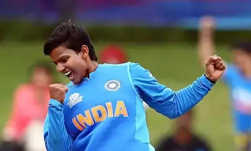 यूपी की दीप्ति शर्मा ने रचा इतिहास: बनीं प्लेयर ऑफ द टूर्नामेंट, डीजीपी ने दी बधाई यूपी की दीप्ति शर्मा ने रचा इतिहास: बनीं प्लेयर ऑफ द टूर्नामेंट, डीजीपी ने दी बधाई