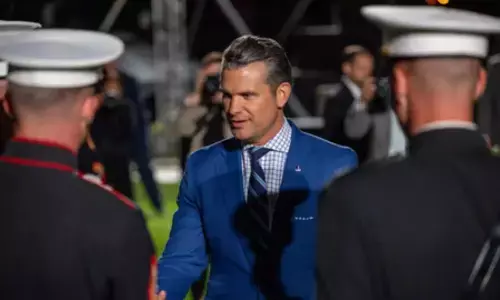 अमेरिकी रक्षा सचिव हेगसेथ पहुंचे दक्षिण कोरिया, संयुक्त डीएमजी से होगी मुलाकात