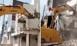 महाकाल मंदिर के पास अवैध निर्माणों पर कार्रवाई, 12 इमारतें ढहाई गईं महाकाल मंदिर के पास अवैध निर्माणों पर कार्रवाई, 12 इमारतें ढहाई गईं