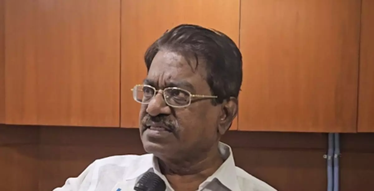 करूर भगदड़ पर डीएमके और टीवीके आमने-सामने, इलंगोवन बोले-सच उजागर होने का डर क्यों? करूर भगदड़ पर डीएमके और टीवीके आमने-सामने, इलंगोवन बोले-सच उजागर होने का डर क्यों?