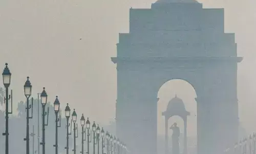 दिल्ली का प्रदूषण और राजनीति का स्मोक स्क्रीन, दीपावली नहीं, इन वजहों ने सांस में घुल रहा जहर दिल्ली का प्रदूषण और राजनीति का स्मोक स्क्रीन, दीपावली नहीं, इन वजहों ने सांस में घुल रहा जहर