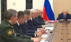 रूस : पुतिन ने परमाणु परीक्षण का प्रस्ताव पेश करने के दिए सख्त आदेश रूस : पुतिन ने परमाणु परीक्षण का प्रस्ताव पेश करने के दिए सख्त आदेश