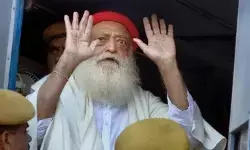 दुष्कर्म मामला : आसाराम को गुजरात हाईकोर्ट से बड़ी राहत, 6 महीने की मिली अंतरिम जमानत