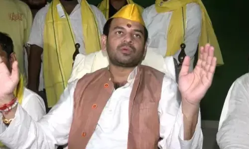 राबड़ी देवी ने बड़े बेटे को जीत की दी शुभकामनाएं, तेजप्रताप बोले- माता-पिता और जनता का आशीर्वाद का अपना महत्व है राबड़ी देवी ने बड़े बेटे को जीत की दी शुभकामनाएं, तेजप्रताप बोले- माता-पिता और जनता का आशीर्वाद का अपना महत्व है