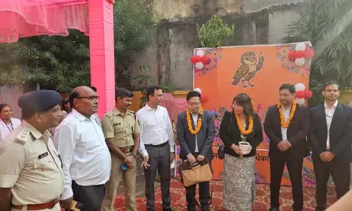 बिहार विधानसभा चुनाव : 7 देशों के 16 प्रतिनिधि पटना पहुंचे , पहले चरण की व्यवस्था का लिया जायज़ा बिहार विधानसभा चुनाव : 7 देशों के 16 प्रतिनिधि पटना पहुंचे , पहले चरण की व्यवस्था का लिया जायज़ा