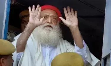 दुष्कर्म मामला : आसाराम को गुजरात हाईकोर्ट से बड़ी राहत, 6 महीने की मिली अंतरिम जमानत