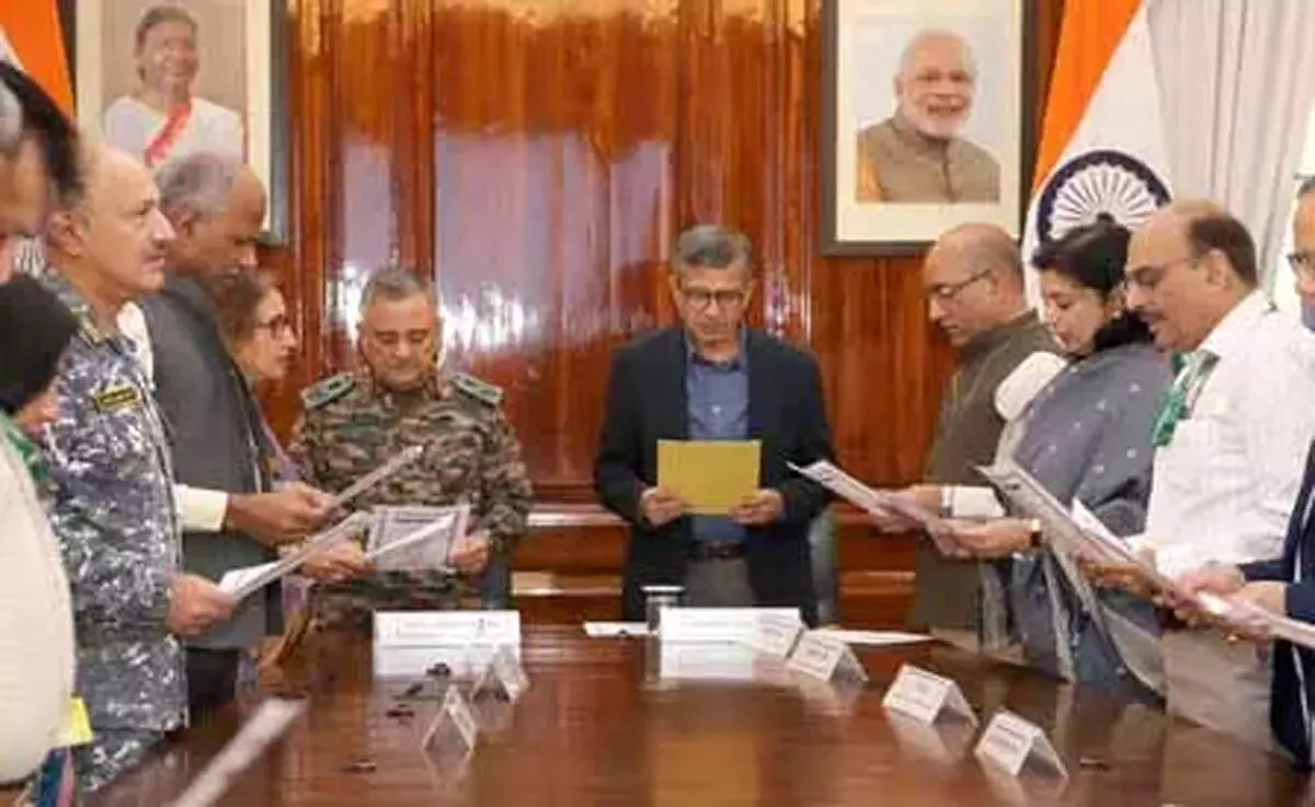 वंदे मातरम की 150वीं वर्षगांठ पर रक्षा मंत्रालय में विशेष समारोह वंदे मातरम की 150वीं वर्षगांठ पर रक्षा मंत्रालय में विशेष समारोह