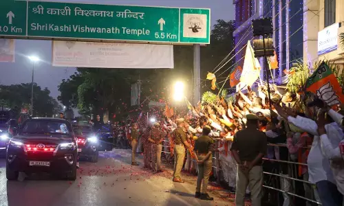 काशी में पीएम मोदी का भव्य स्वागत, ‘हर-हर महादेव’ से गूंजा बनारस काशी में पीएम मोदी का भव्य स्वागत, ‘हर-हर महादेव’ से गूंजा बनारस