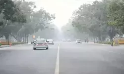 नोएडा में प्रदूषण बना खतरा बढ़ा, जिला अस्पताल में बढ़ी मरीजों की भीड़