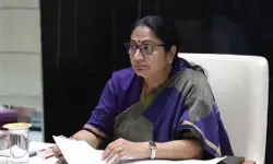 दिल्ली में अब चरणबद्ध समय पर खुलेंगे सरकारी व निगम कार्यालय : रेखा गुप्ता