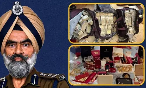 नौकरशाही को खोखला कर रहा भ्रष्टाचार का कीड़ा