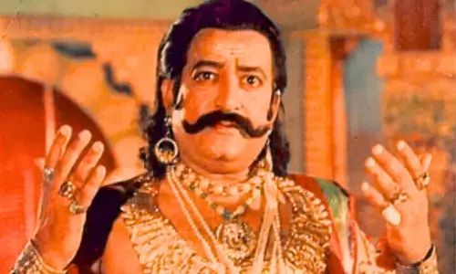 टीवी का रावण, जिसे लोगों ने सचमुच मान लिया था खलनायक, जानें अरविंद त्रिवेदी की कहानी टीवी का रावण, जिसे लोगों ने सचमुच मान लिया था खलनायक, जानें अरविंद त्रिवेदी की कहानी