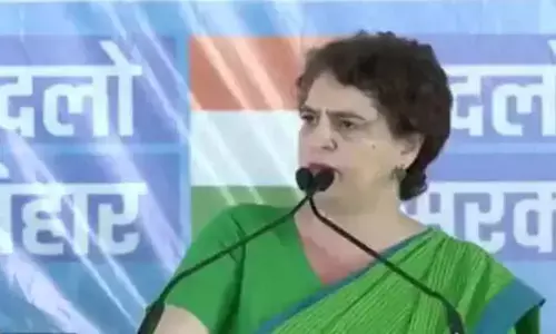 पूर्णिया में प्रियंका गांधी का हमला : अधिकार मांगने वालों को पिटवाती है सरकार पूर्णिया में प्रियंका गांधी का हमला : अधिकार मांगने वालों को पिटवाती है सरकार