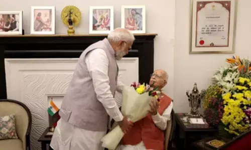 प्रधानमंत्री मोदी ने भारत रत्न लालकृष्ण आडवाणी से की मुलाकात, जन्मदिन की शुभकामनाएं दीं