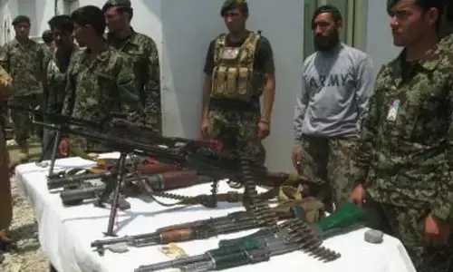 अफगानिस्तान के पंजशीर में बड़ी कार्रवाई, अवैध हथियार-गोलाबारूद बरामद, तस्कर गिरफ्तार अफगानिस्तान के पंजशीर में बड़ी कार्रवाई, अवैध हथियार-गोलाबारूद बरामद, तस्कर गिरफ्तार