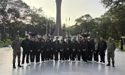 जम्मू-कश्मीर के सीमावर्ती इलाकों से आए छात्र कर रहे सैन्य संस्थानों की यात्रा जम्मू-कश्मीर के सीमावर्ती इलाकों से आए छात्र कर रहे सैन्य संस्थानों की यात्रा