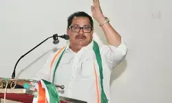 कांग्रेस ने उद्धव ठाकरे-शरद पवार को दिया बड़ा झटका, आगामी बीएमसी चुनाव अकेले लड़ने का किया ऐलान कांग्रेस ने उद्धव ठाकरे-शरद पवार को दिया बड़ा झटका, आगामी बीएमसी चुनाव अकेले लड़ने का किया ऐलान