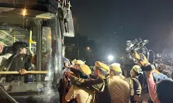 प्रदूषण पर विरोध और गिरफ्तारी प्रदूषण पर विरोध और गिरफ्तारी