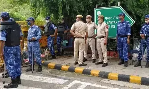 दिल्ली : मध्य प्रदेश के एक व्यक्ति ने जंतर-मंतर पर खुद को मारी गोली, अपनी मांगों को लेकर धरना-प्रदर्शन करने आया था शख्स