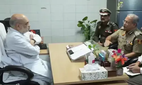 दिल्ली कार विस्फोट में 10 की मौत, गृह मंत्री ने कहा- गहन जांच होगी दिल्ली कार विस्फोट में 10 की मौत, गृह मंत्री ने कहा- गहन जांच होगी