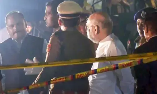 दिल्ली ब्लास्ट के बाद एक्शन में अमित शाह, घटनास्थल पर पहुंचे दिल्ली ब्लास्ट के बाद एक्शन में अमित शाह, घटनास्थल पर पहुंचे