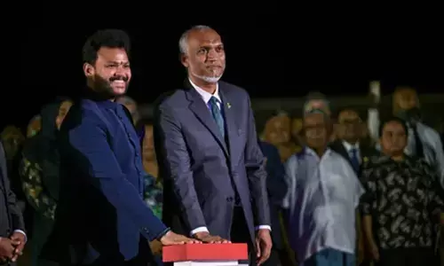 उड्डयन मंत्री नायडू ने मालदीव में एयरपोर्ट का उद्घाटन किया, मुइज्जू ने पीएम मोदी और भारत का जताया आभार उड्डयन मंत्री नायडू ने मालदीव में एयरपोर्ट का उद्घाटन किया, मुइज्जू ने पीएम मोदी और भारत का जताया आभार