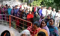 बिहार चुनाव 2025 : दोपहर 3 बजे तक 60% से अधिक वोटिंग, लोगों में दिख रहा उत्साह बिहार चुनाव 2025 : दोपहर 3 बजे तक 60% से अधिक वोटिंग, लोगों में दिख रहा उत्साह