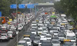 नोएडा में प्रदूषण पर सख्ती: पुराने वाहन और निर्माण कार्य पर रोक