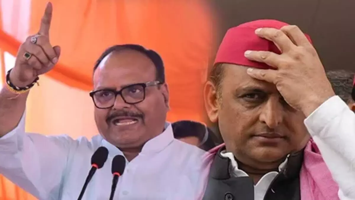 ब्रजेश पाठक का अखिलेश यादव पर तंज : बिहार में नहीं हो पाई जातीय गोलबंदी ब्रजेश पाठक का अखिलेश यादव पर तंज : बिहार में नहीं हो पाई जातीय गोलबंदी