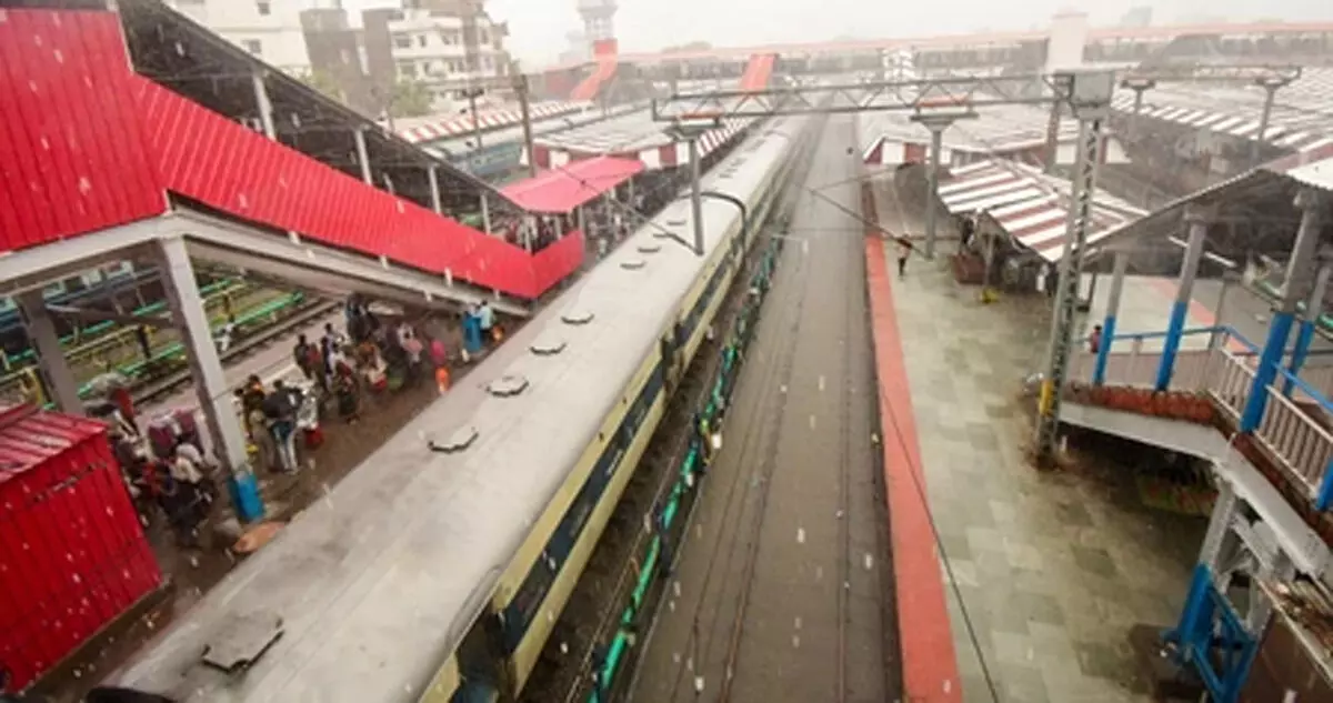 दिल्ली धमाके के बाद बिहार में हाई अलर्ट, पटना जंक्शन पर एटीएस की कड़ी निगरानी