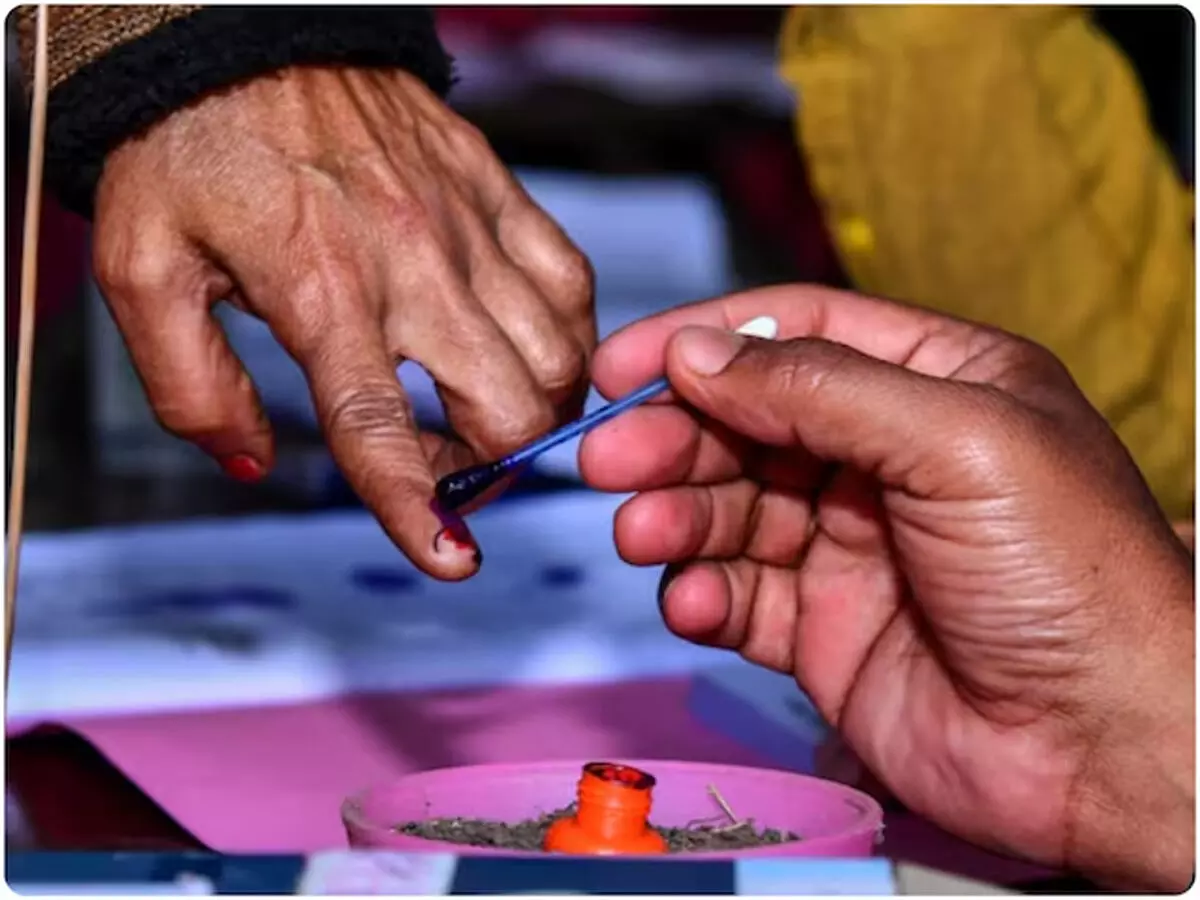 बिहार विधानसभा चुनाव 2025 : 1 बजे तक 47.62 % मतदान, किशनगंज में सबसे ज़्यादा वोटिंग, मधुबनी में कम