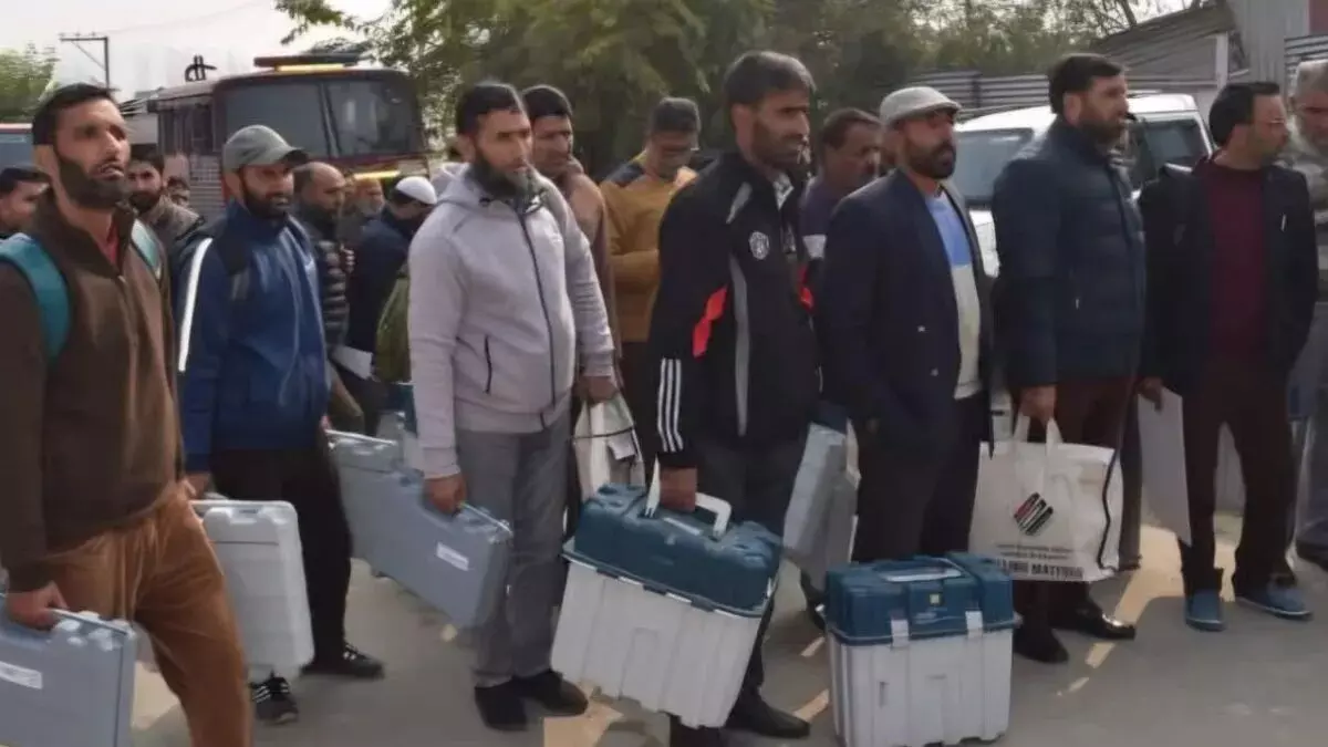 जम्मू कश्मीर : चुनाव ड्यूटी पर तैनात जेकेएएस अधिकारी पर एसडीपीओ ने किया हमला