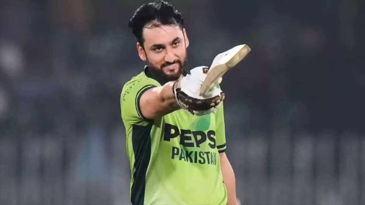 वनडे सीरीज : सलमान आगा का शतक, पाकिस्तान ने श्रीलंका को दिया 300 रन का लक्ष्य