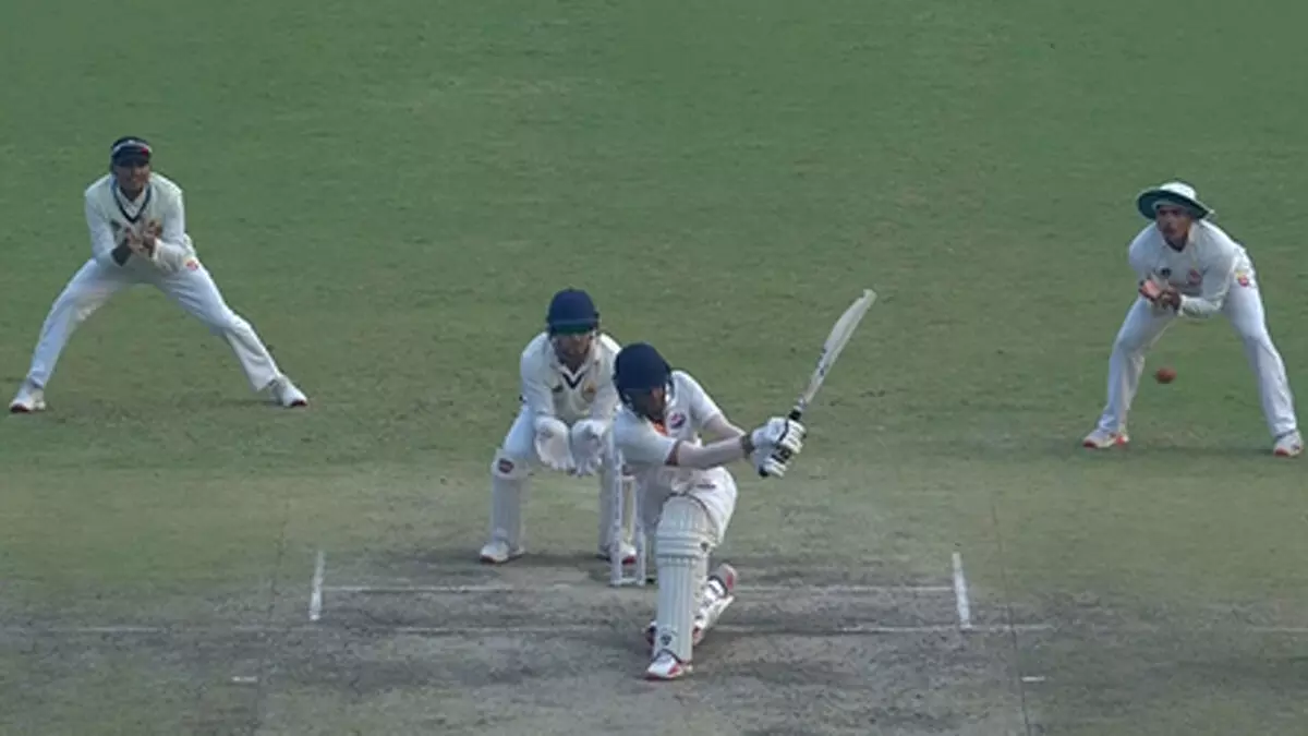 कामरान इकबाल: शतकीय पारी से जम्मू-कश्मीर के लिए इतिहास रचने वाला बल्लेबाज