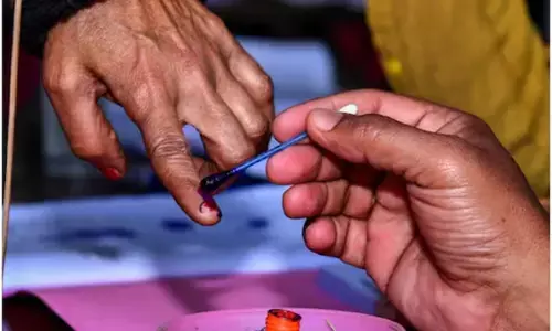 बिहार विधानसभा चुनाव 2025 : 1 बजे तक 47.62 % मतदान, किशनगंज में सबसे ज़्यादा वोटिंग, मधुबनी में कम बिहार विधानसभा चुनाव 2025 : 1 बजे तक 47.62 % मतदान, किशनगंज में सबसे ज़्यादा वोटिंग, मधुबनी में कम