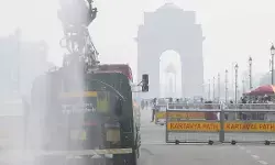 दिल्ली की हवा फिर बनी जहरीली, एक्यूआई 400 के पार दिल्ली की हवा फिर बनी जहरीली, एक्यूआई 400 के पार