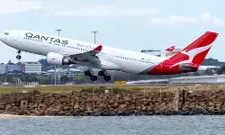 ऑस्ट्रेलिया : केबिन में धुआं निकलने के कारण क्वांटास विमान की करानी पड़ी इमरजेंसी लैंडिंग ऑस्ट्रेलिया : केबिन में धुआं निकलने के कारण क्वांटास विमान की करानी पड़ी इमरजेंसी लैंडिंग