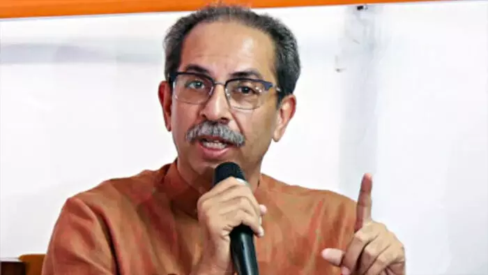 दिल्ली धमाके पर शिवसेना-यूबीटी का हमला : सरकार देश नहीं संभाल पा रही दिल्ली धमाके पर शिवसेना-यूबीटी का हमला : सरकार देश नहीं संभाल पा रही