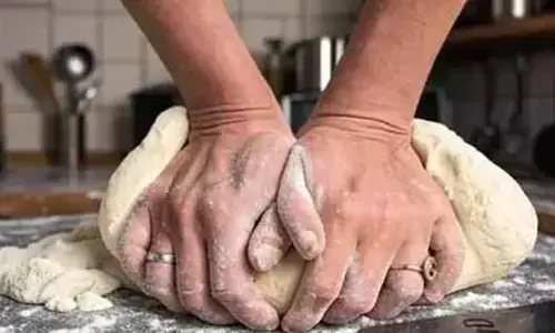 सर्दियों में आटे में मिलाएं पांच पोषण भरी चीजें, स्वाद और सेहत दोनों के मिलेंगे फायदे