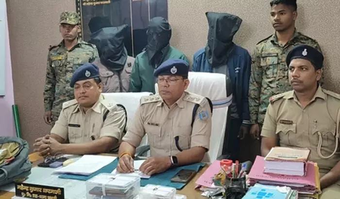 झारखंड पुलिस की बड़ी कार्रवाई, 37 लाख रुपए मूल्य के नशीले पदार्थ जब्त, पांच गिरफ्तार