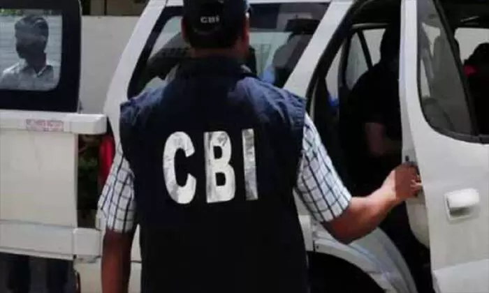 झारखंड: सरायकेला डाकघर में सीबीआई ने पोस्टल इंस्पेक्टर और असिस्टेंट को घूस लेते रंगेहाथ गिरफ्तार किया