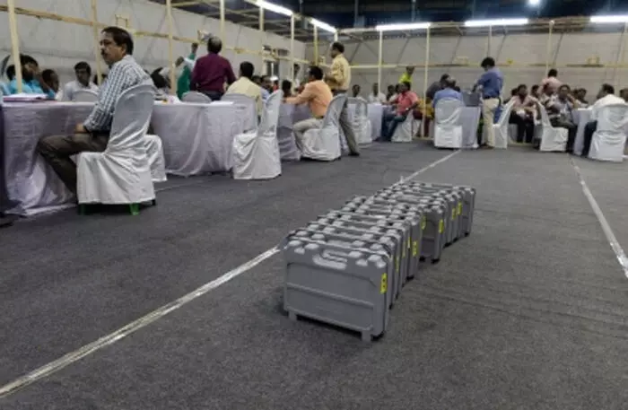 बिहार चुनाव : मतगणना की तैयारियां पूरी, 46 केंद्रों पर होगी वोटों की गिनती बिहार चुनाव : मतगणना की तैयारियां पूरी, 46 केंद्रों पर होगी वोटों की गिनती