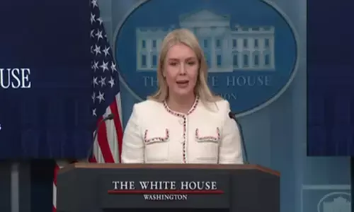 ट्रंप के एच-1बी वीजा कार्यक्रम का बचाव करने के बाद व्हाइट हाउस ने दिया स्पष्टीकरण