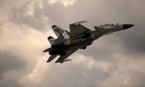 रूस के करेलिया में लड़ाकू विमान दुर्घटनाग्रस्त, दो पायलटों की मौत रूस के करेलिया में लड़ाकू विमान दुर्घटनाग्रस्त, दो पायलटों की मौत