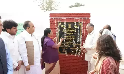 दिल्ली में 50 नई इलेक्ट्रिक बसें शुरू, सीएम रेखा गुप्ता ने स्वचालित वाहन परीक्षण स्टेशन की आधारशिला रखी दिल्ली में 50 नई इलेक्ट्रिक बसें शुरू, सीएम रेखा गुप्ता ने स्वचालित वाहन परीक्षण स्टेशन की आधारशिला रखी